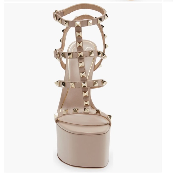 NIB $1270 Valentino Garavani Rockstud Platform Sandal in Poudre - size 39 / 9! - Picture 4 of 6